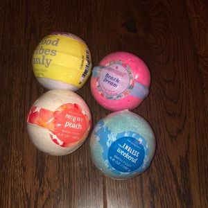 Bath&body works bath bombs!